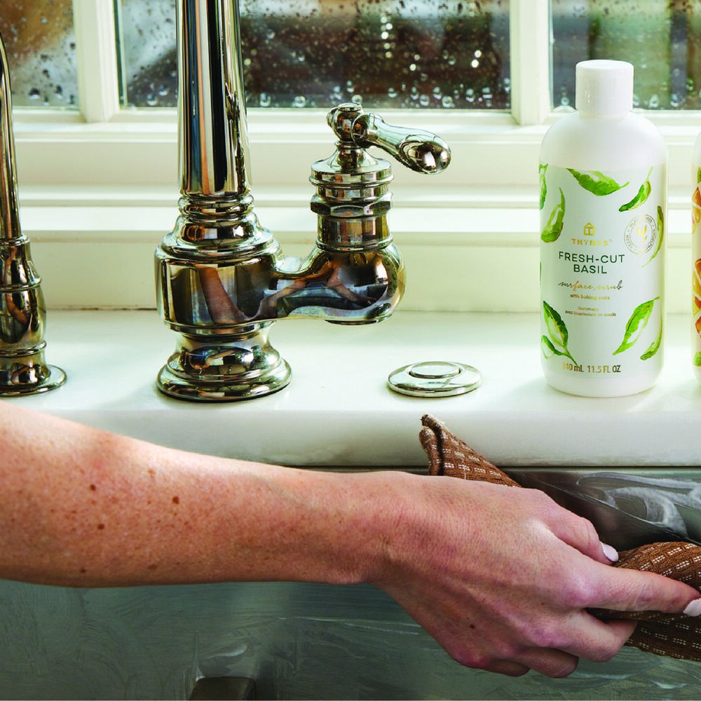 Thymes Fresh Cut Basil Hand Wash 15 oz - Essentials